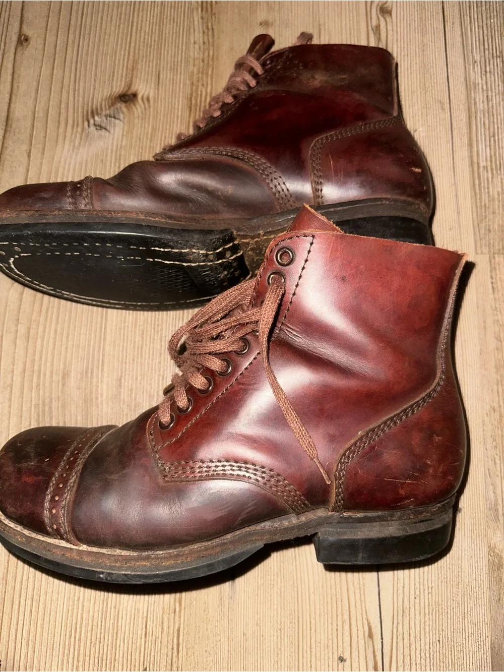 Men's Burgundy Leather Lace-Up Boots